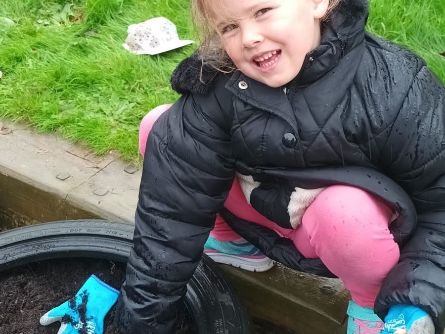 EYFS Planting